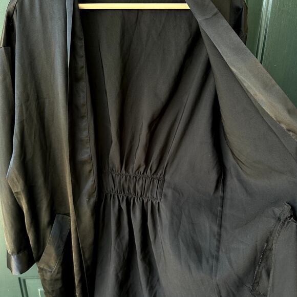 VTG Victoria's Secret One Size Vintage 1990's Black Satin Kimono with Tie Belt - Picture 4 of 5